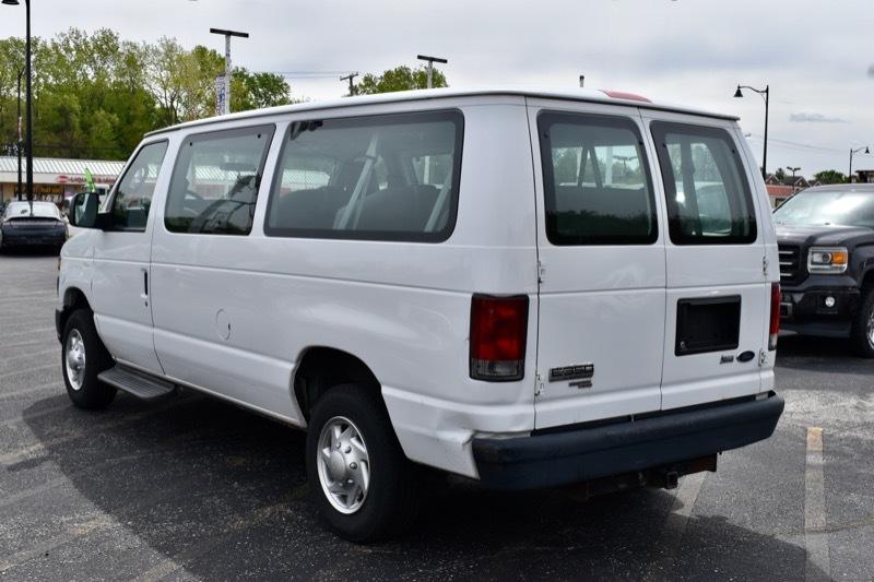 Ford Econoline E-350 XL Super Duty 2013