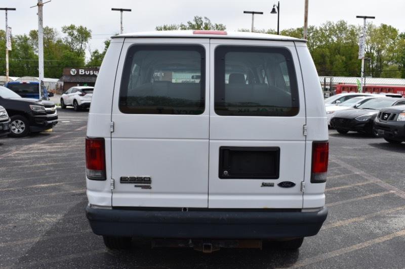 Ford Econoline E-350 XL Super Duty 2013
