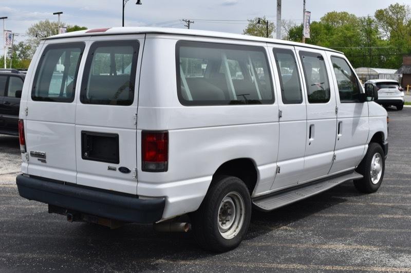 Ford Econoline E-350 XL Super Duty 2013