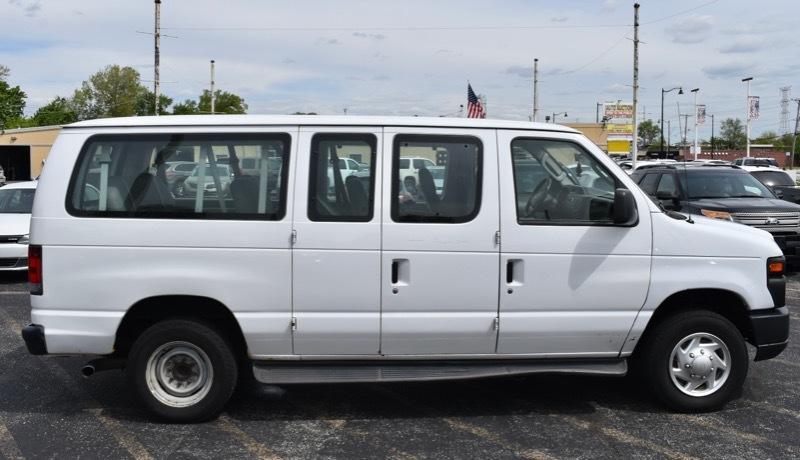 Ford Econoline E-350 XL Super Duty 2013