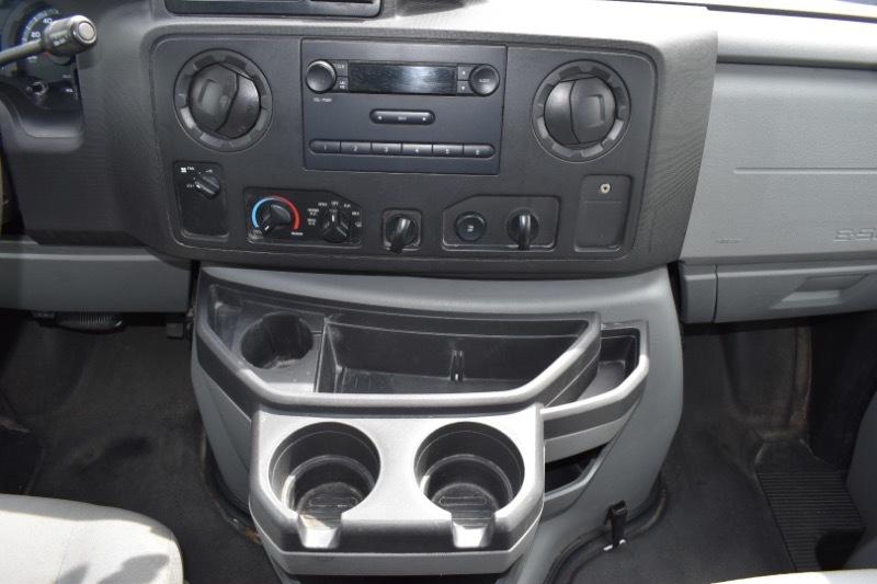 Ford Econoline E-350 XL Super Duty 2013