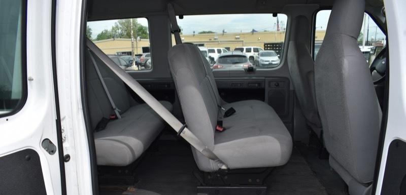 Ford Econoline E-350 XL Super Duty 2013