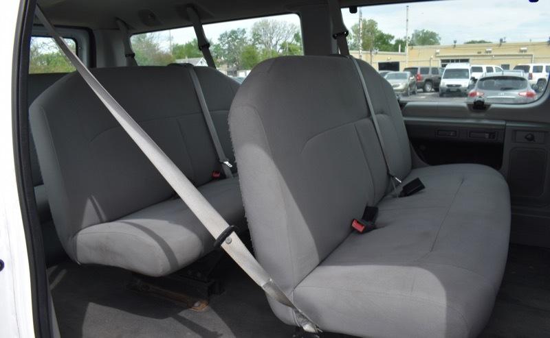 Ford Econoline E-350 XL Super Duty 2013