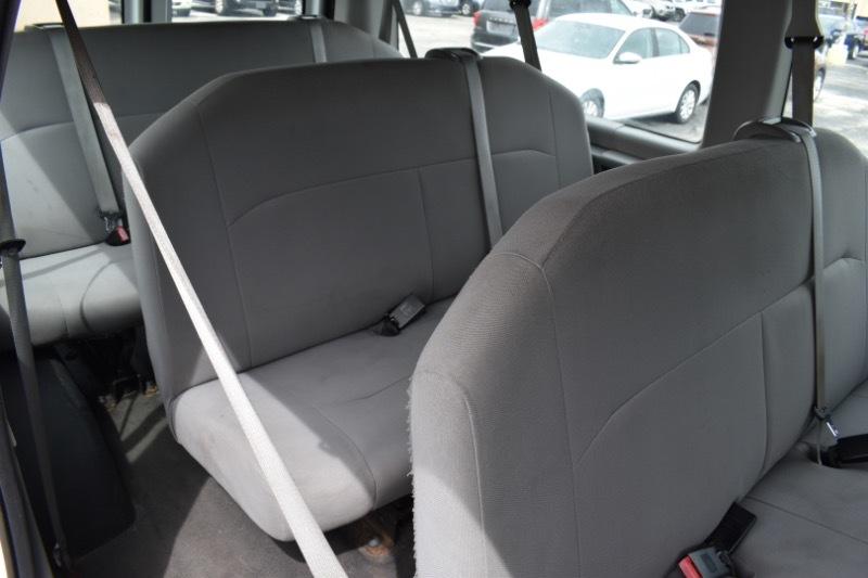 Ford Econoline E-350 XL Super Duty 2013