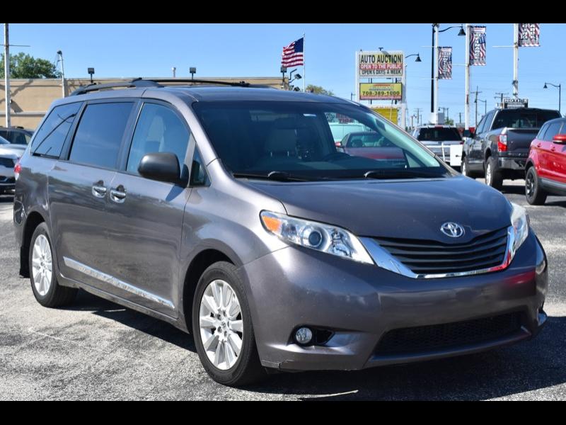Toyota Sienna XLE AWD 7-Pass V6 2011