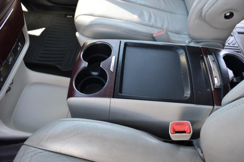 Toyota Sienna XLE AWD 7-Pass V6 2011