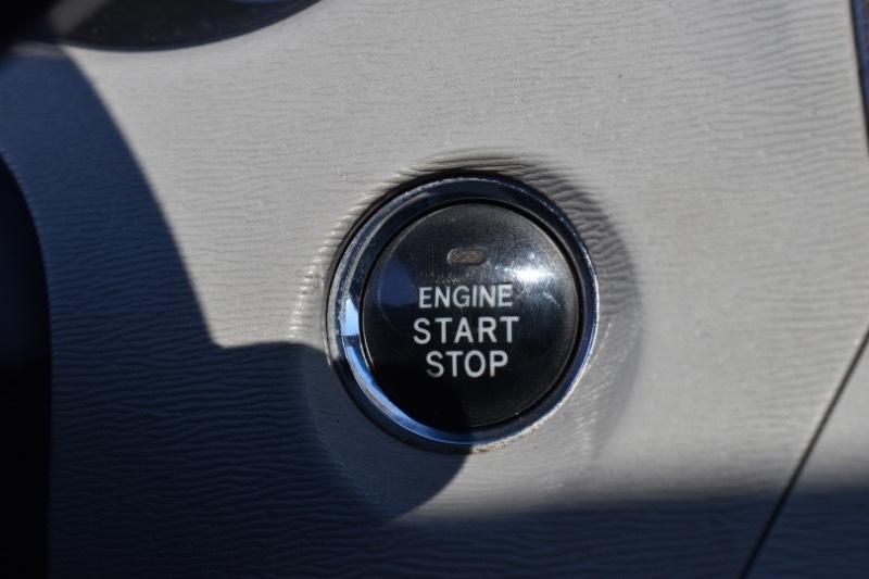Toyota Sienna XLE AWD 7-Pass V6 2011