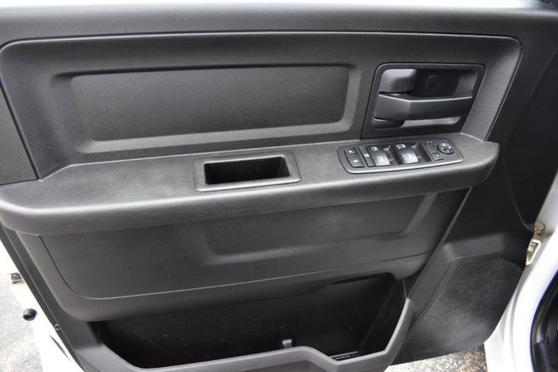 RAM 1500 Tradesman Crew Cab SWB 4WD 2018