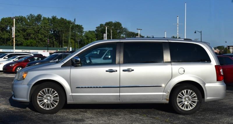 Chrysler Town & Country Limited 2012