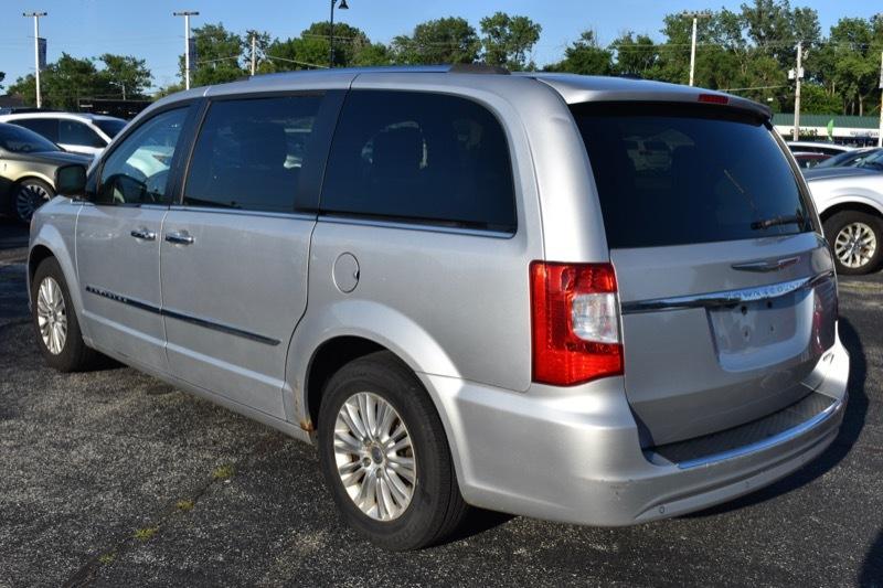Chrysler Town & Country Limited 2012