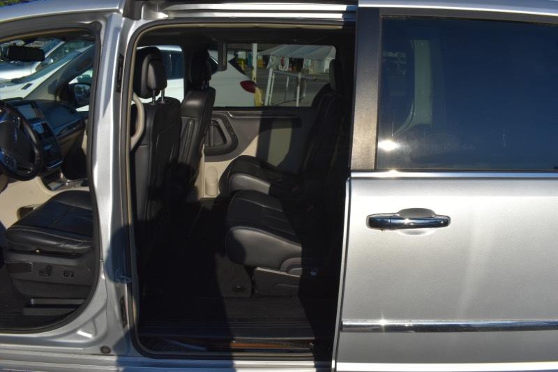 Chrysler Town & Country Limited 2012