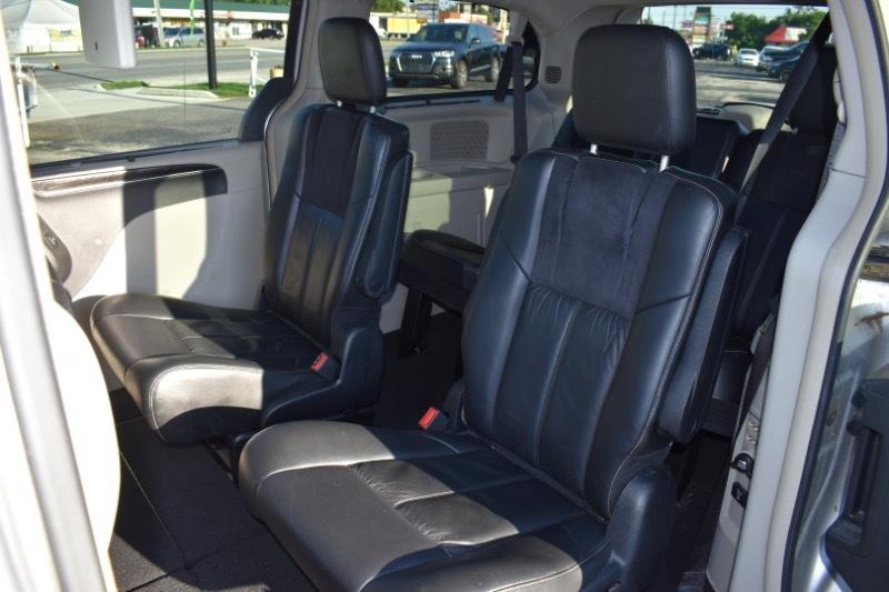 Chrysler Town & Country Limited 2012
