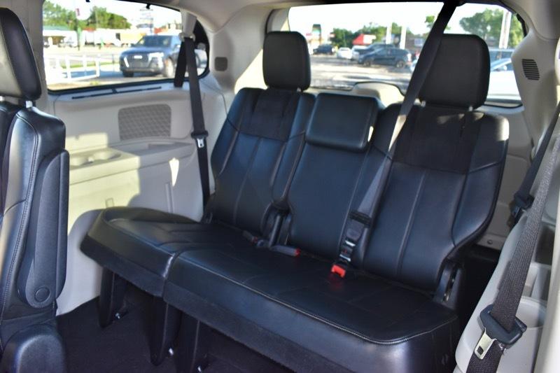 Chrysler Town & Country Limited 2012