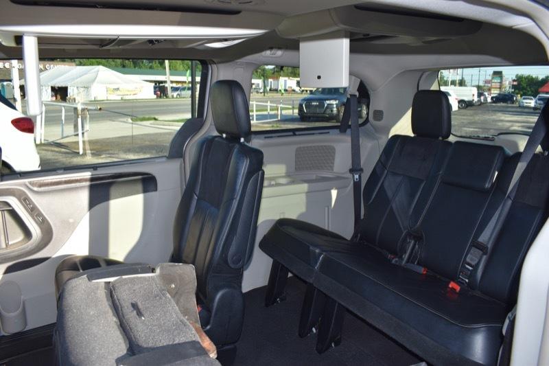 Chrysler Town & Country Limited 2012