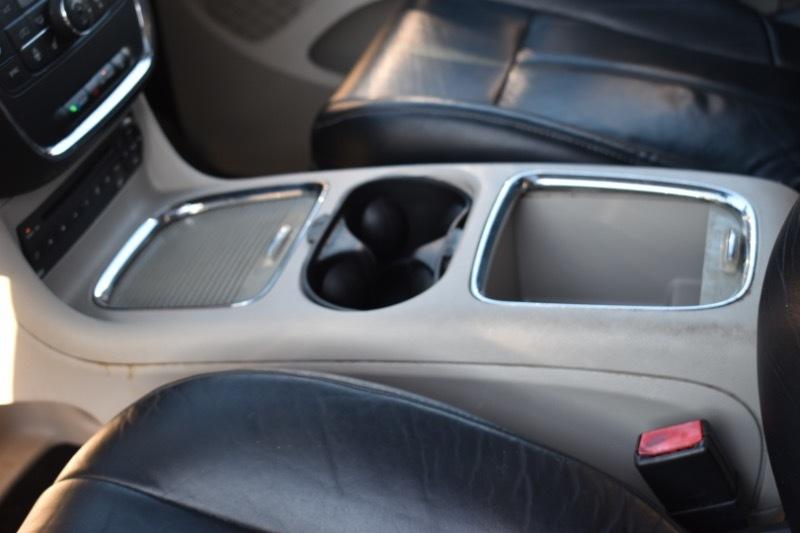 Chrysler Town & Country Limited 2012