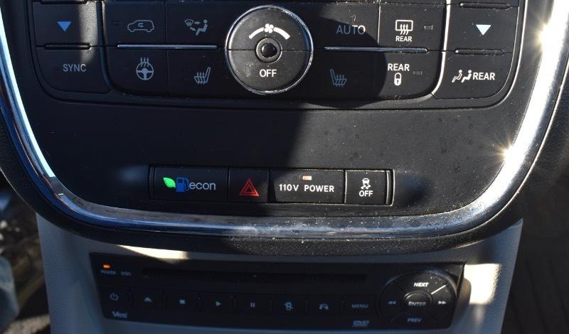 Chrysler Town & Country Limited 2012