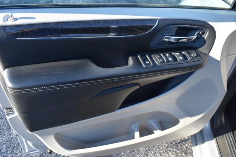 Chrysler Town & Country Limited 2012