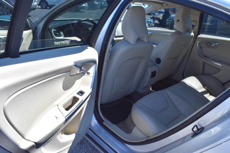 Volvo S60 T5 2012