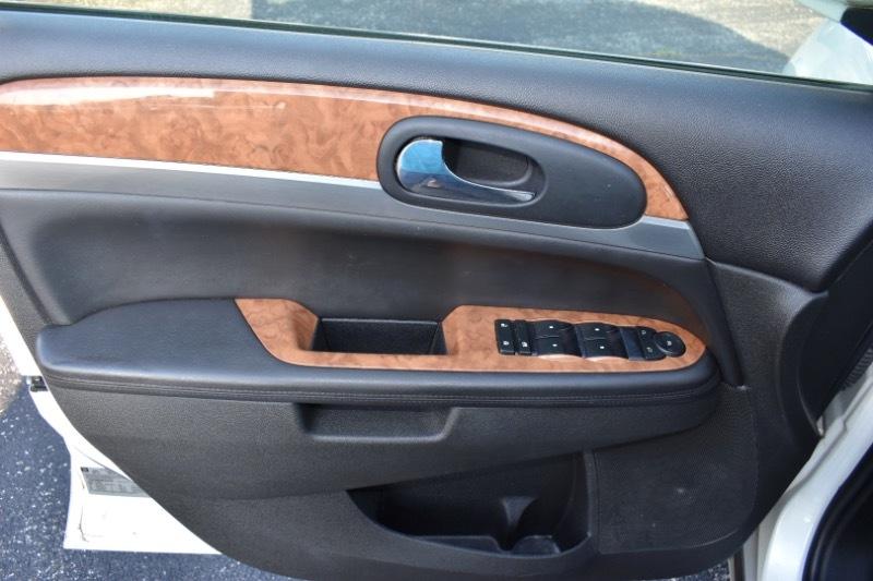 Buick Enclave Convenience FWD 2012