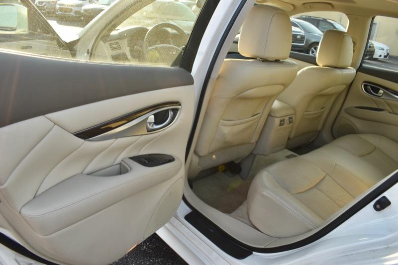 Infiniti M 37x 2012
