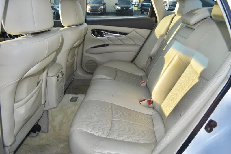 Infiniti M 37x 2012