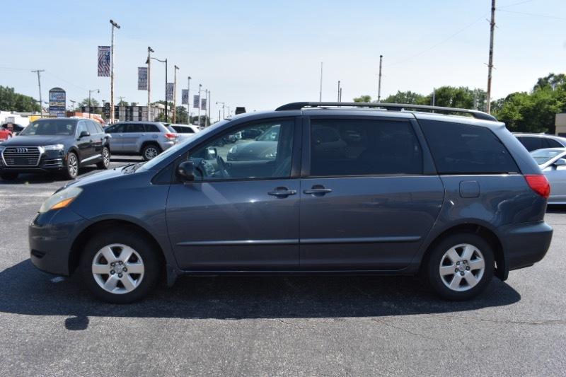 Toyota Sienna LE 7-Passenger 2006