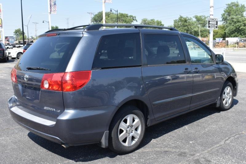 Toyota Sienna LE 7-Passenger 2006