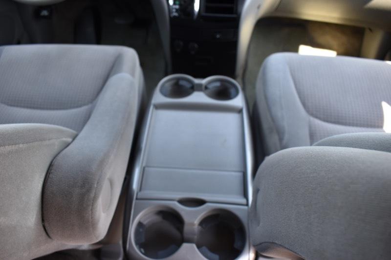 Toyota Sienna LE 7-Passenger 2006