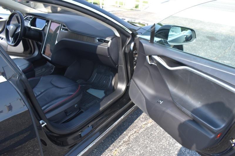 Tesla Model S Performance 2013