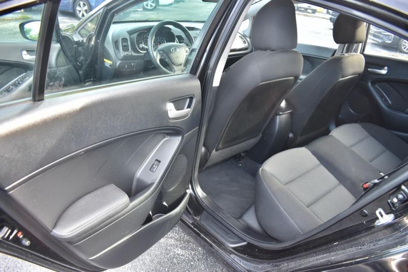 Kia Forte LX 6A 2017