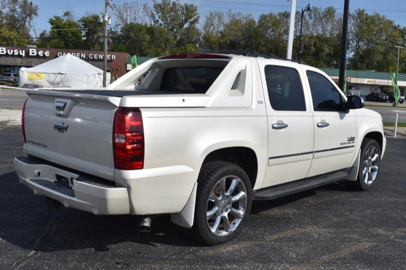Chevrolet Avalanche LTZ 4WD 2012