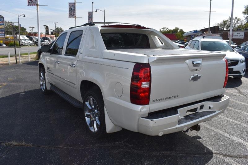 Chevrolet Avalanche LTZ 4WD 2012