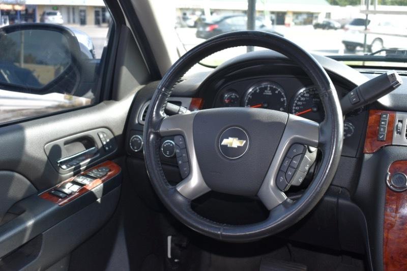 Chevrolet Avalanche LTZ 4WD 2012