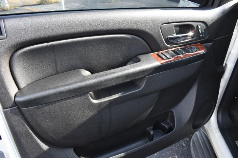 Chevrolet Avalanche LTZ 4WD 2012