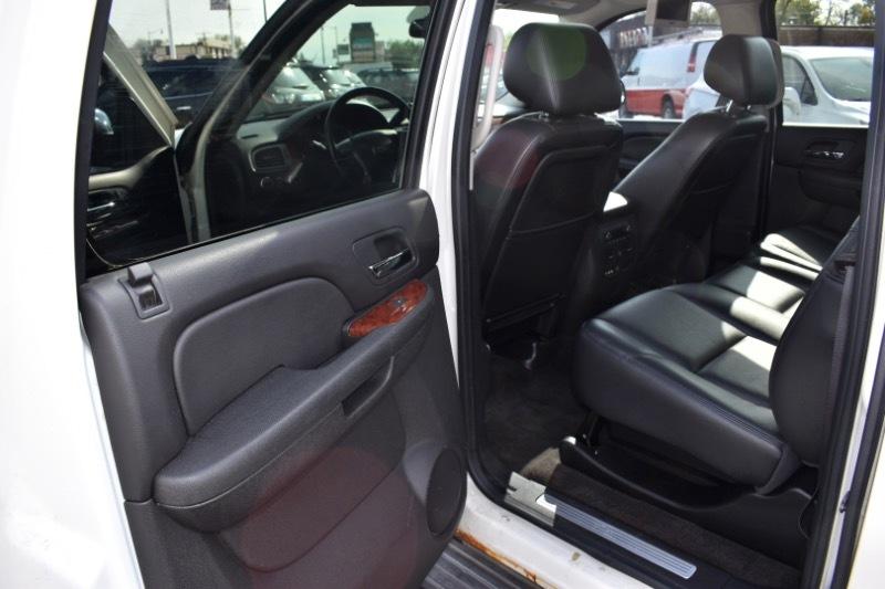 Chevrolet Avalanche LTZ 4WD 2012