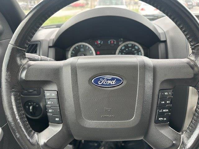 Ford Escape XLT 4WD 2012