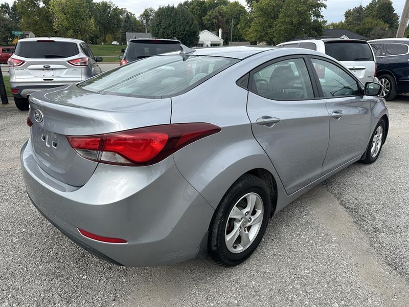 Hyundai Elantra SE 6AT 2015