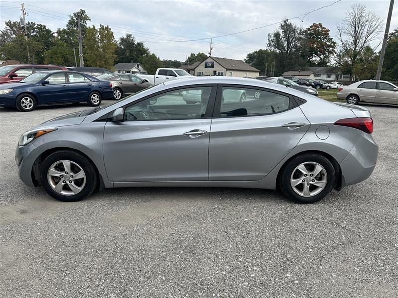 Hyundai Elantra SE 6AT 2015