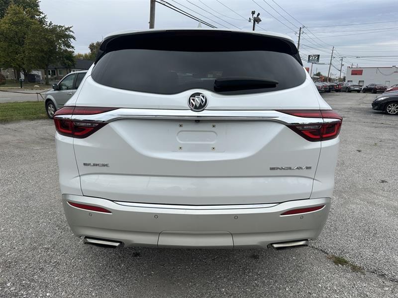 Buick Enclave Essence FWD 2018 Buick Enclave Essence FWD 2018