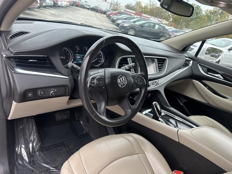 Buick Enclave Essence FWD 2018 Buick Enclave Essence FWD 2018