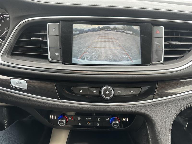 Buick Enclave Essence FWD 2018 Buick Enclave Essence FWD 2018