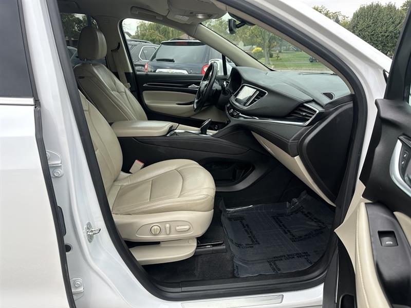 Buick Enclave Essence FWD 2018 Buick Enclave Essence FWD 2018