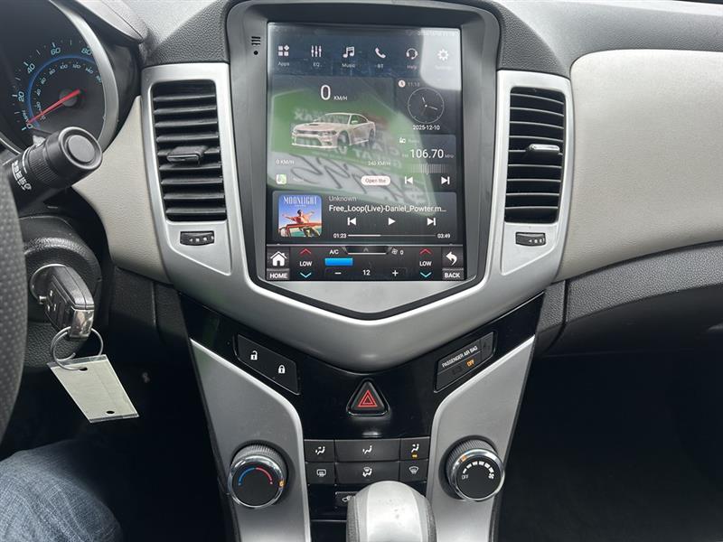 Chevrolet Cruze LS Auto 2013