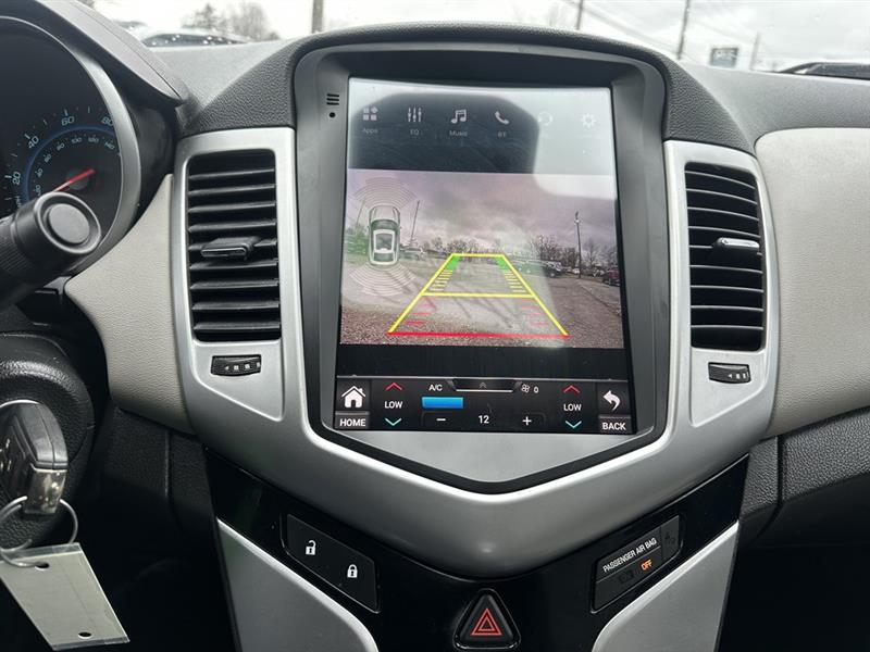 Chevrolet Cruze LS Auto 2013