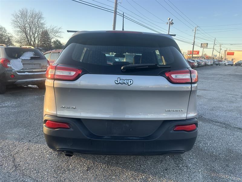 Jeep Cherokee Sport 4WD 2015