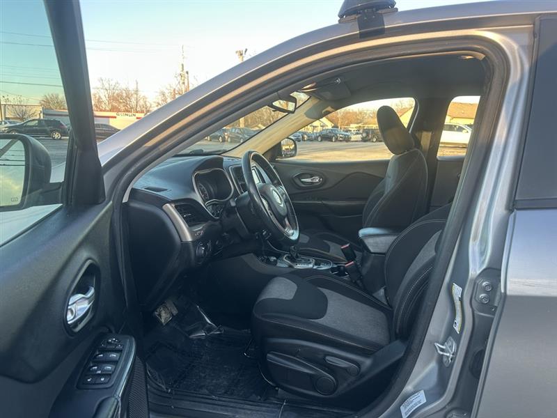 Jeep Cherokee Sport 4WD 2015