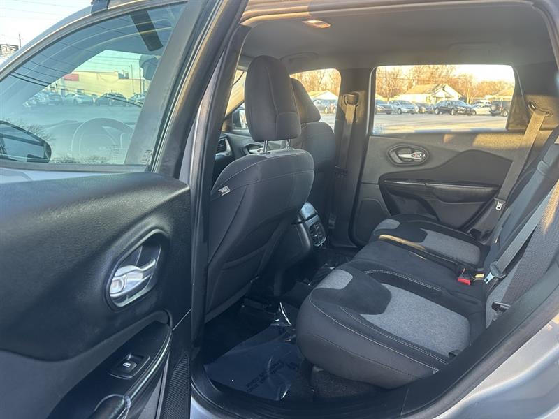 Jeep Cherokee Sport 4WD 2015