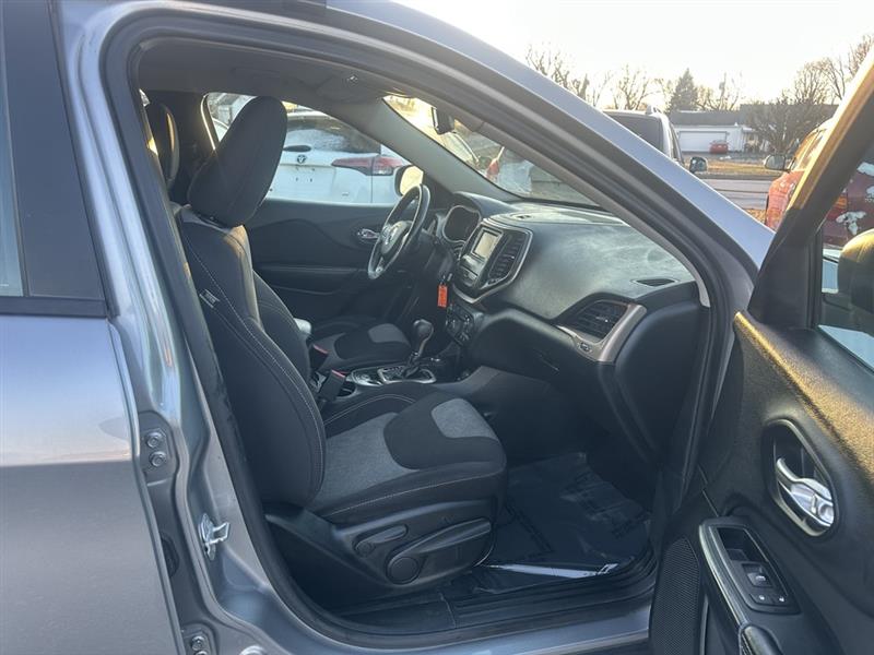 Jeep Cherokee Sport 4WD 2015