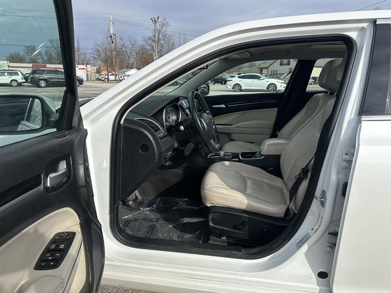 Chrysler 300 Limited AWD 2016