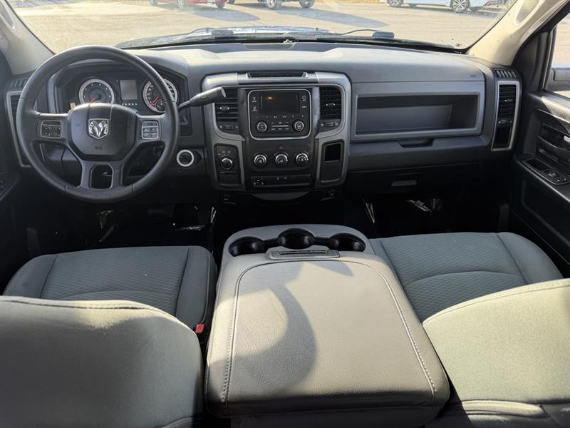 RAM 1500 Tradesman Crew Cab SWB 4WD 2014